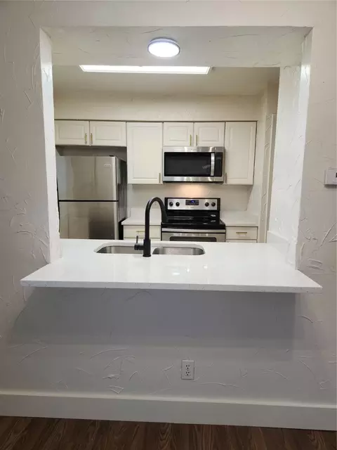 6900 Skillman St #306, Dallas, TX 75231