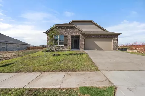 1038 Auburn Dr, Justin, TX 76247