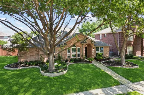 701 Butternut Dr, Garland, TX 75044