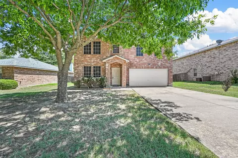 907 Collins Blvd, Cedar Hill, TX 75104