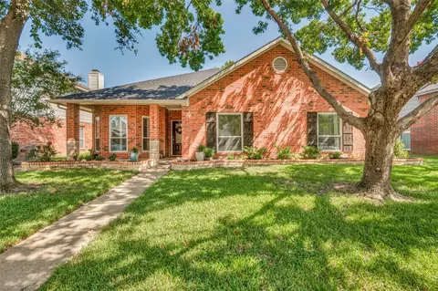 1033 Monarch Dr, Lewisville, TX 75067