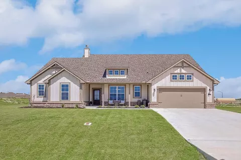 112 Spanish Moss Trl, Rhome, TX 76078
