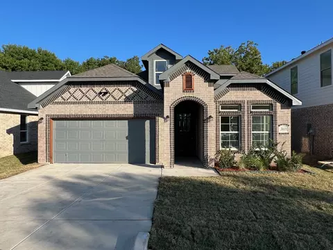 2019 Zuefeldt Dr, Arlington, TX 76002
