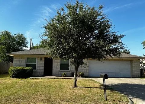 104 S Manor Ct, Sanger, TX 76266