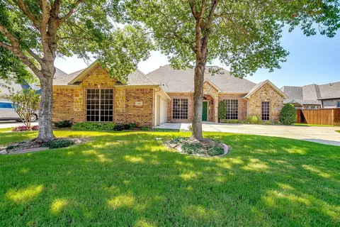 13861 E Riviera Dr, Burleson, TX 76028