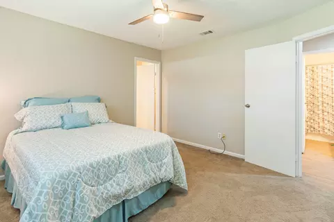 Bedroom - 409 Sage Ln, Euless, TX 76039 photo 2 of 4