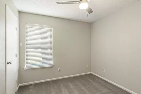 Bedroom - 409 Sage Ln, Euless, TX 76039 photo 3 of 4