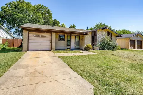 314 Blueberry Ln, Grand Prairie, TX 75052
