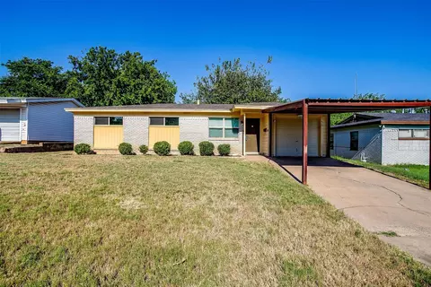 5700 Westcrest Dr, Fort Worth, TX 76134