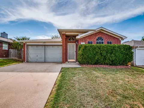 6100 King William Dr, Arlington, TX 76018