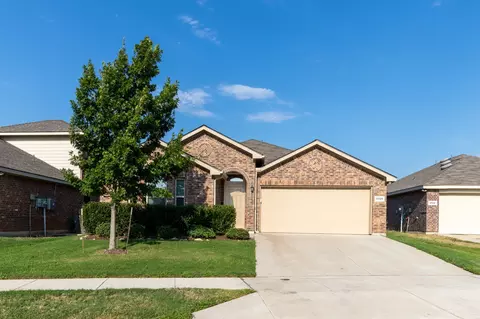 6725 Woodlawn Dr, Fort Worth, TX 76179