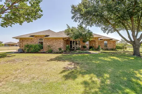 717 J Marie Ct, Crowley, TX 76036