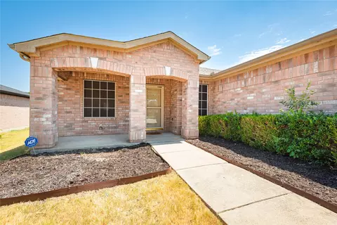 1657 Crown Point Dr, Frisco, TX 75036