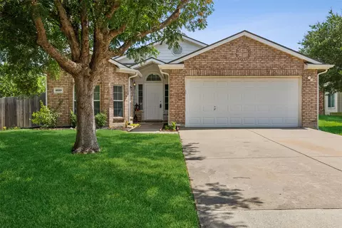 1009 Crane Cir, Saginaw, TX 76131