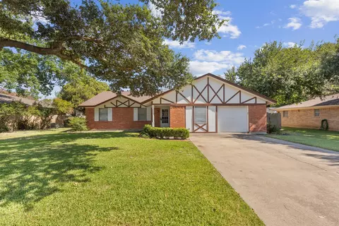 1025 Princeton Pl, Cleburne, TX 76033