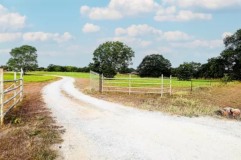 343 Meadow Lark Ln, Bowie, TX 76230