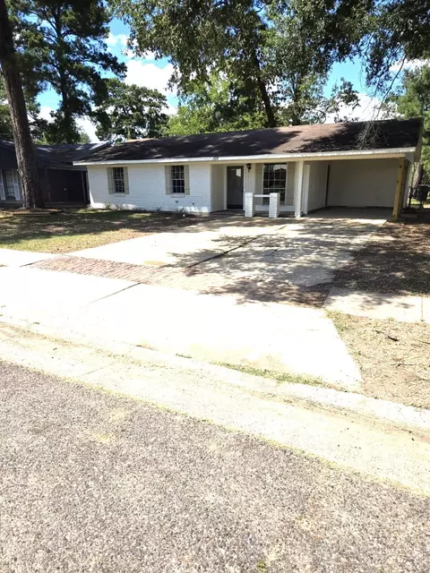 102 Lucia Ln, Shreveport, LA 71106