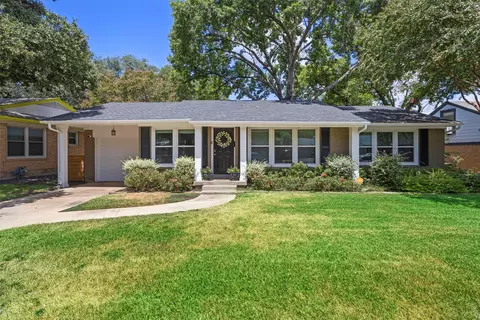 3820 Weyburn Dr, Fort Worth, TX 76109