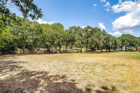 1410 E Bankhead Dr, Weatherford, TX 76086