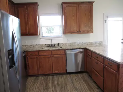 Kitchen - 148 Mill St, Emory, TX 75440 photo 2 of 4