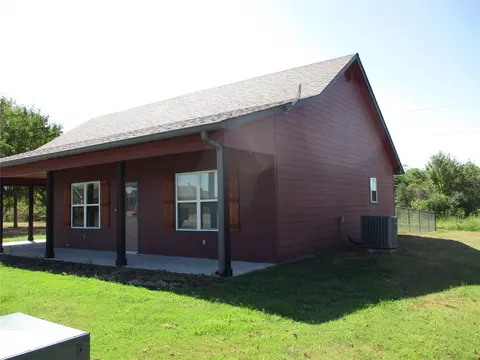 Exterior - 148 Mill St, Emory, TX 75440 photo 3 of 8