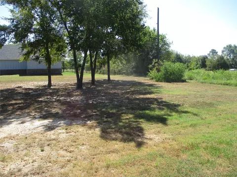 Exterior - 148 Mill St, Emory, TX 75440 photo 6 of 8