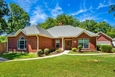 627 Waterloo Lake Dr, Denison, TX 75020