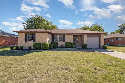 8724 Gladwood Ln, Dallas, TX 75243