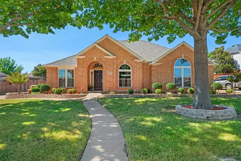 2807 Saint Charles Dr, Mansfield, TX 76063
