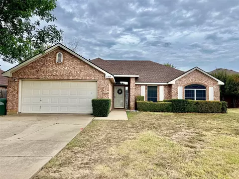 5309 Paulie Dr, Denton, TX 76208