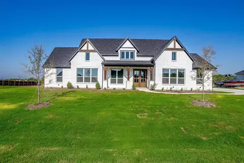 8241 David Ln, Midlothian, TX 76065