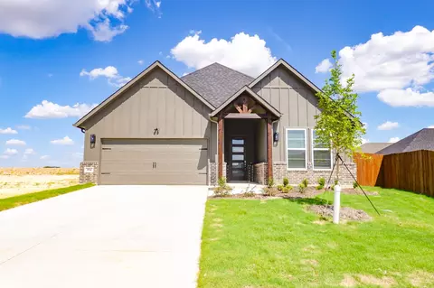 104 Maggie Ln, Godley, TX 76044