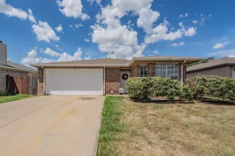 719 Charles City Dr, Arlington, TX 76018