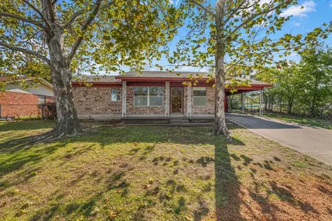 1705 S Hatcher St, Decatur, TX 76234