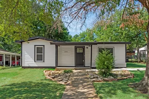 206 Bryan Dr, Arlington, TX 76011
