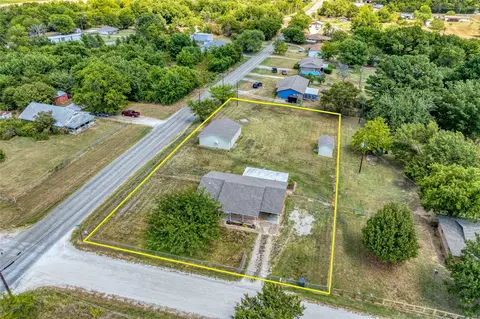 654 Old Airport Rd, Denison, TX 75021