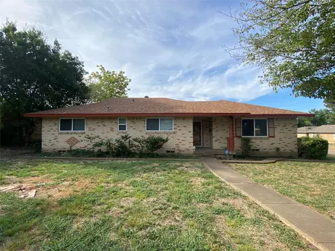 950 W Pleasant Run Rd, Lancaster, TX 75146