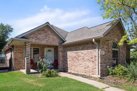 110 Friendswood Cir, Fairfield, TX 75840