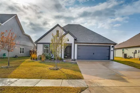 811 Primrose Ln, Pilot Point, TX 76258