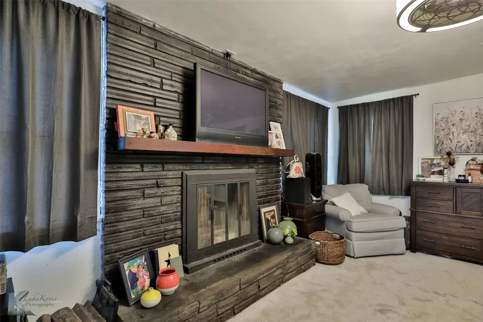 Living - 510 W Plummer St, Eastland, TX 76448 photo 3 of 3