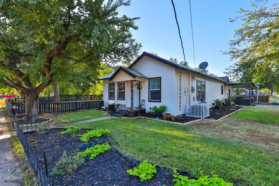 Other - 510 W Plummer St, Eastland, TX 76448 photo 3 of 12