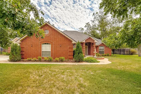 9321 Monticello Dr, Granbury, TX 76049