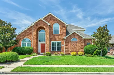2140 Fountain Dr, Lewisville, TX 75067