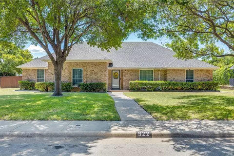 922 Redman Ln, Duncanville, TX 75137