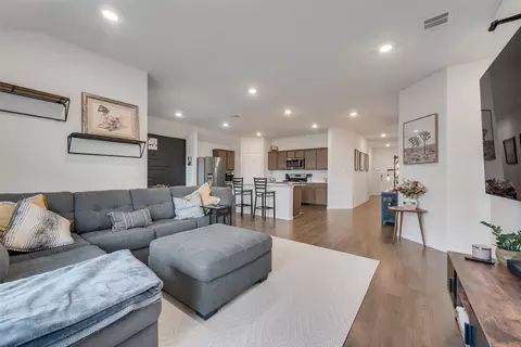 102 Unbridled Trl, Caddo Mills, TX 75135