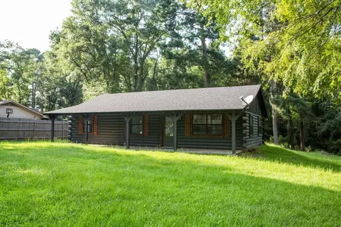 104 W Priscilla Ln, Lone Star, TX 75668