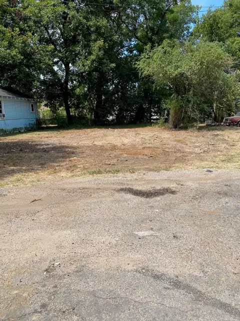224 5th St SE, Paris, TX 75460