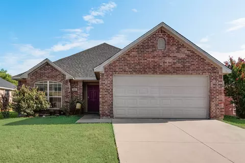 2200 Memphis St, Ennis, TX 75119