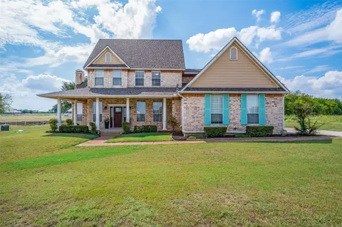Exterior - 10200 Zipper Rd, Pilot Point, TX 76258 photo 2 of 3