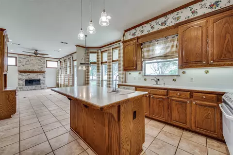 Kitchen - 10200 Zipper Rd, Pilot Point, TX 76258 photo 5 of 5